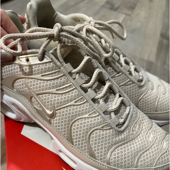 nike air max plus desert sand womens